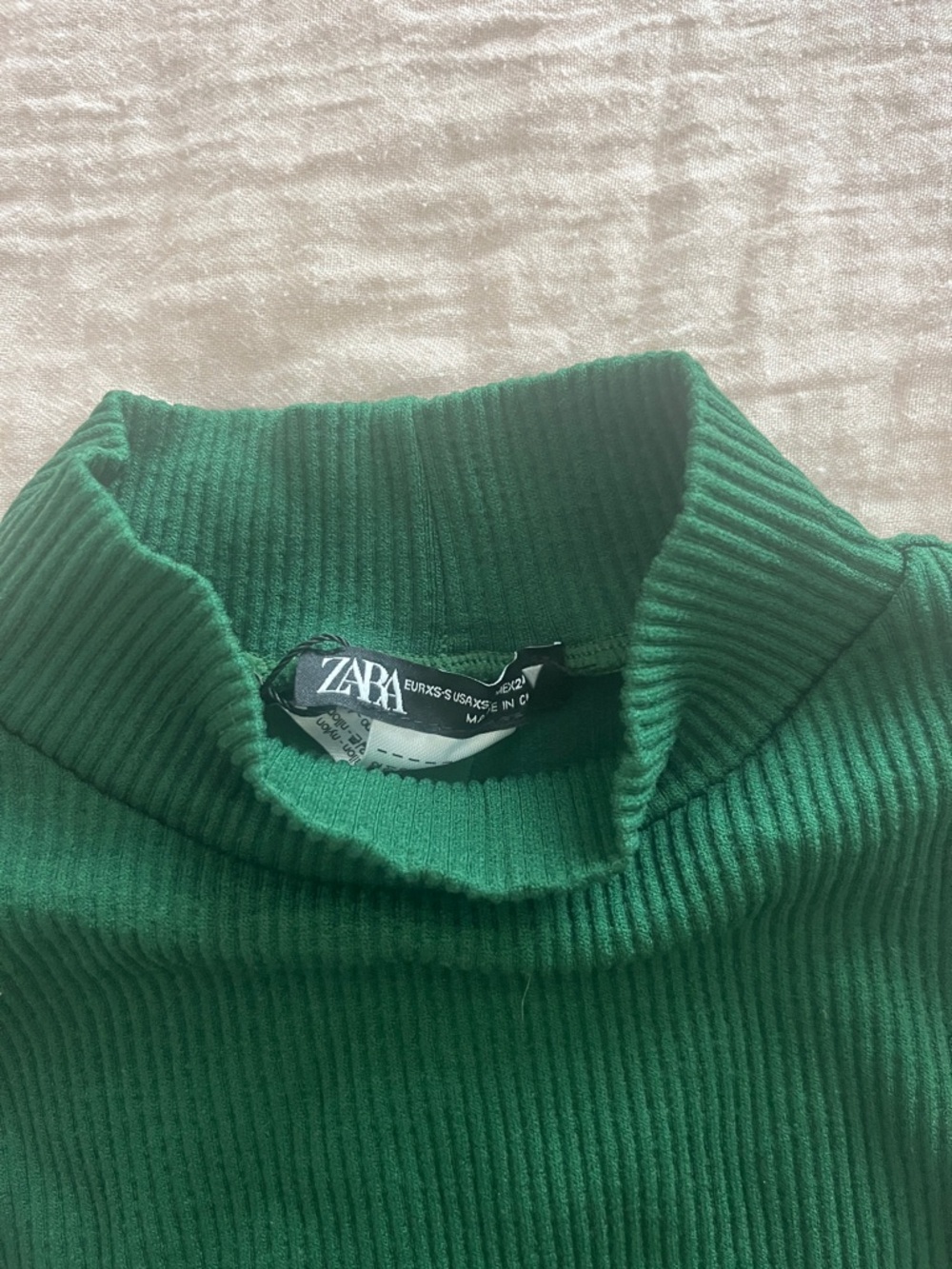 Zara Green Ribbed Mock-Neck Tank - Picture 2 of 6